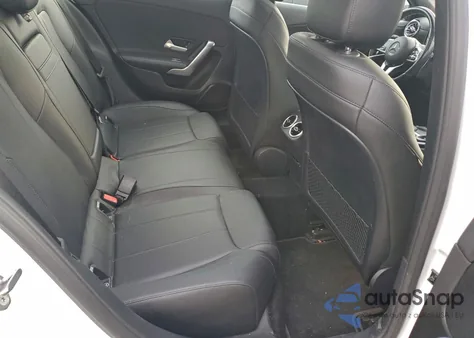 2019 Mercedes-Benz A 220 4Matic z USA, uszkodzony, nr VIN WDD3G4FB0KW006914